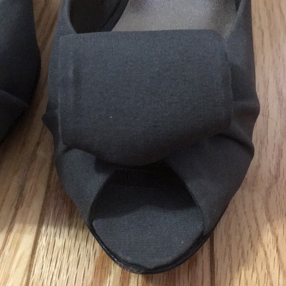 Ferragamo heels - Picture 3 of 7